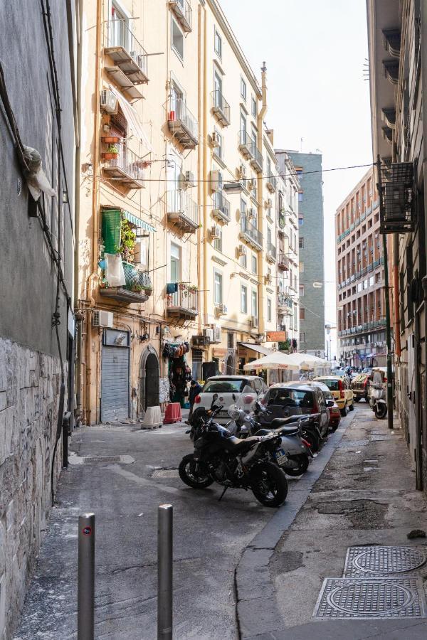 Appartamento Moderno Nel Centro Storico نابولي المظهر الخارجي الصورة